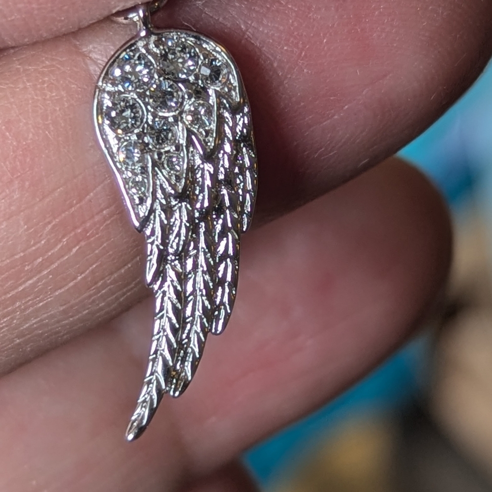 NIB GIFT BOX ORIGAMI OWL SILVER 10 SWAROVSKI STONES WING DANGLE NECKLACE PERFECT